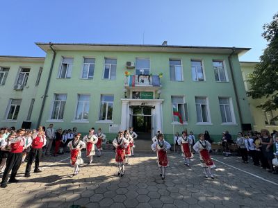 24 май - Ден на светите братя Кирил и Методий, на българската азбука, просвета и култура и на славянската книжовност - НУ Отец Паисий - Пазарджик